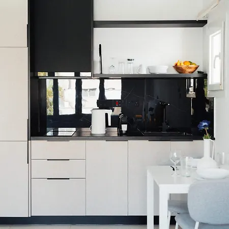 Apartment Modern 2 Walk To Beach, Shops & Dining By Cyprus Horizons *