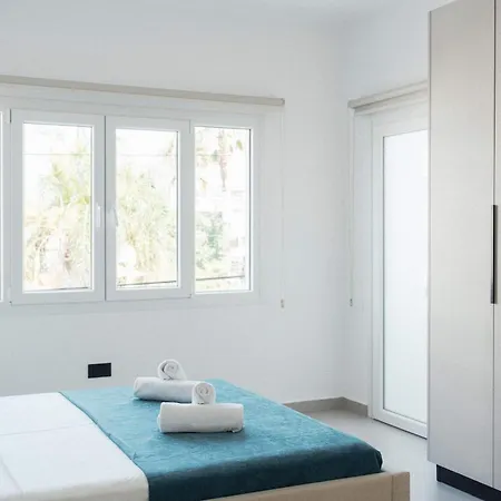 Modern 2 Walk To Beach, Shops & Dining By Cyprus Horizons *