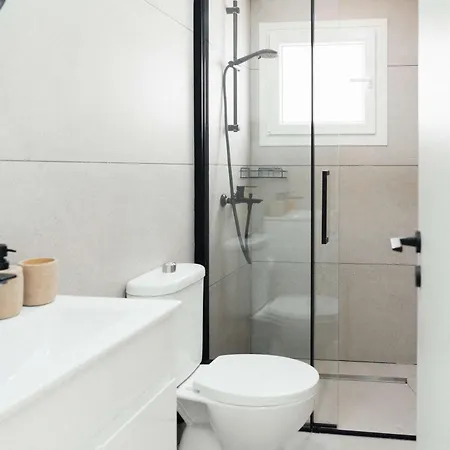 Apartment Modern 2 Walk To Beach, Shops & Dining By Cyprus Horizons Limassol