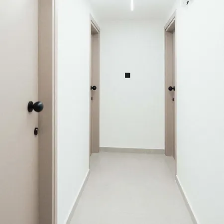 Modern 2 Walk To Beach, Shops & Dining By Cyprus Horizons * Limassol